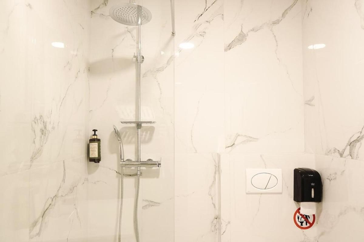 Apartament 102 Tirana